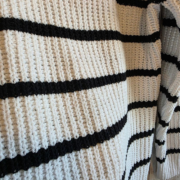 Women's Derek Heart Long Striped Pullover Sweater Size S White/Black - Picture 6 of 7